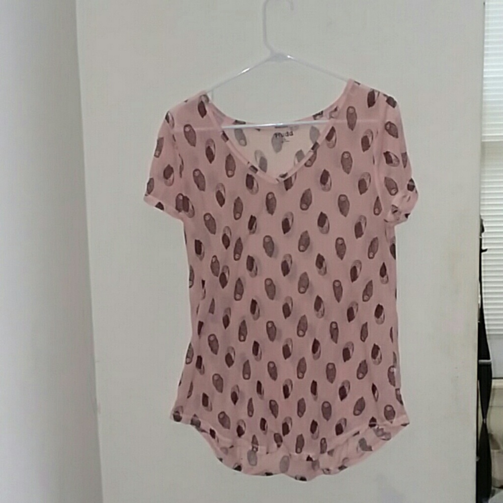 T-shirt (can fit medium)